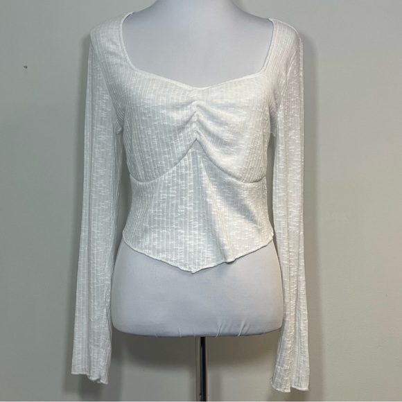 •new• WILD FABLE Sweetheart Long Sleeve Crop - Picture 3 of 9